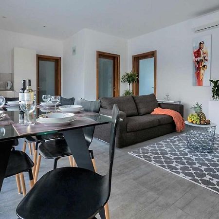 Stunning Penthouse Roof Terrace & Communal Swimming Pool St. Paul's Bay Esterno foto