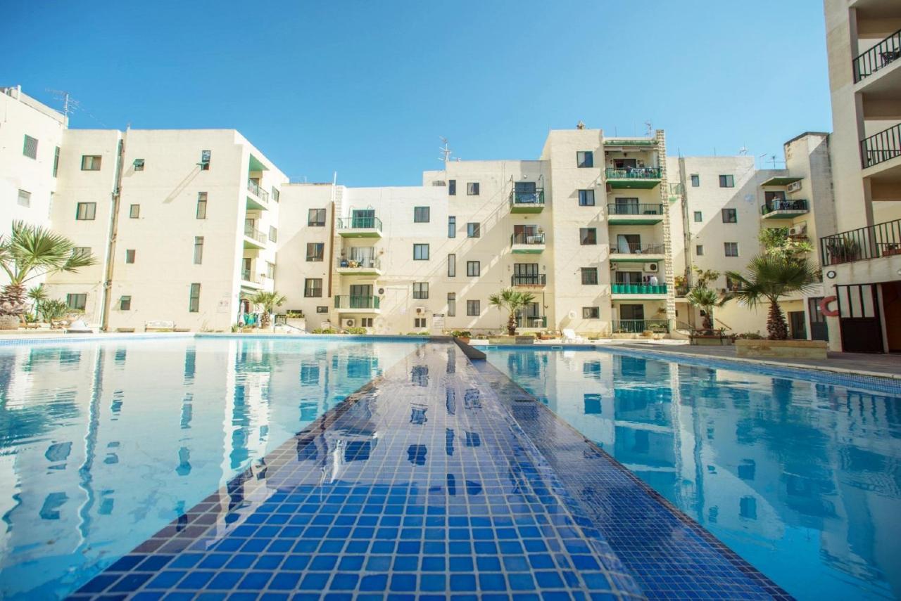 Stunning Penthouse Roof Terrace & Communal Swimming Pool St. Paul's Bay Esterno foto