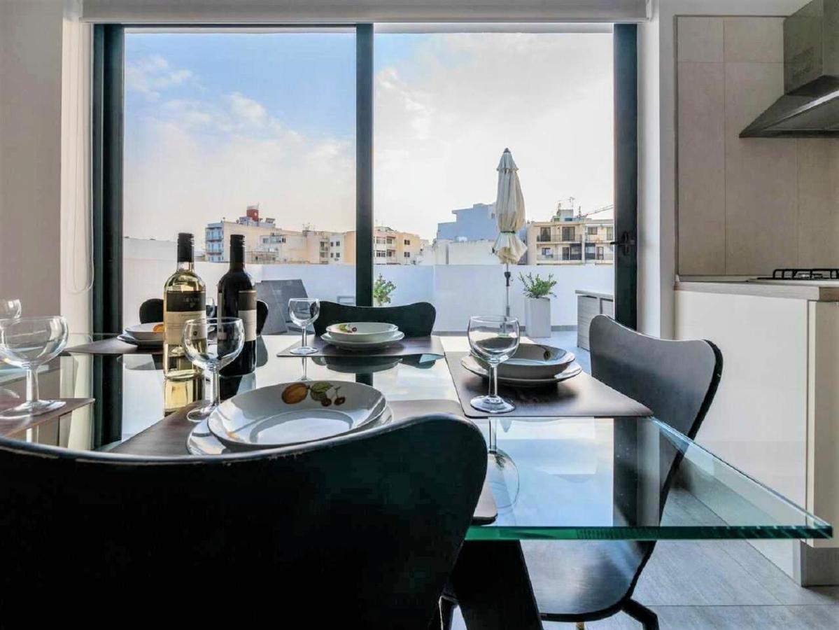 Stunning Penthouse Roof Terrace & Communal Swimming Pool St. Paul's Bay Esterno foto